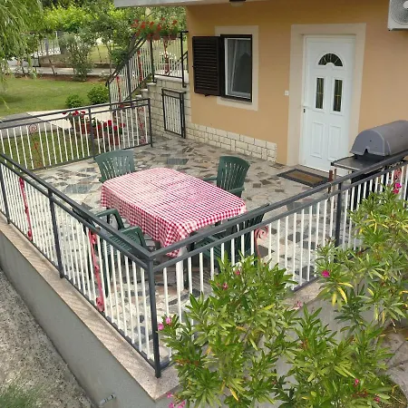 With A Parking Space Sumber, Istria - Sredisnja Istra - 7175 * Šumber